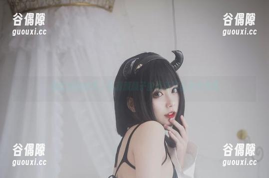 见过丝袜的美，但清颜颜子的最新作品着实惊艳