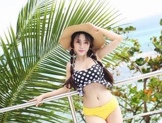 爱蜜社 – 画个重点！石心琪长腿图集，这么美的定制不看真的可惜！