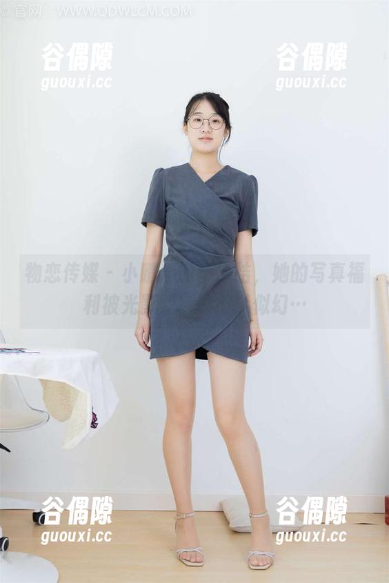 物恋传媒-小晴 物恋传媒 - 小晴心有千千结,她的写真福利被光影缠绕得如梦似幻…