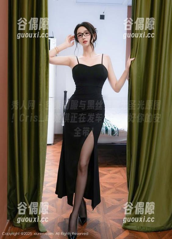 秀人网 - 空乘制服与黑丝美腿无圣光原图！Cris_卓娅祺正在发车，准备好你的安全带！