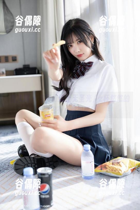 秀人网 - 当厨娘遇上无圣光，z杯悠悠的图包有点意思哦！