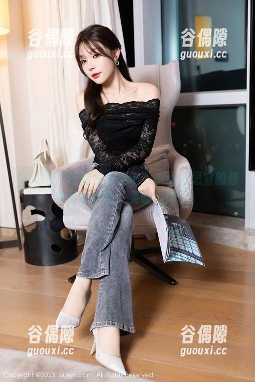 秀人网-小小白思宜 秀人网 - 猜猜今天是谁?小小白思宜的修女写真更新,灵魂出窍了!
