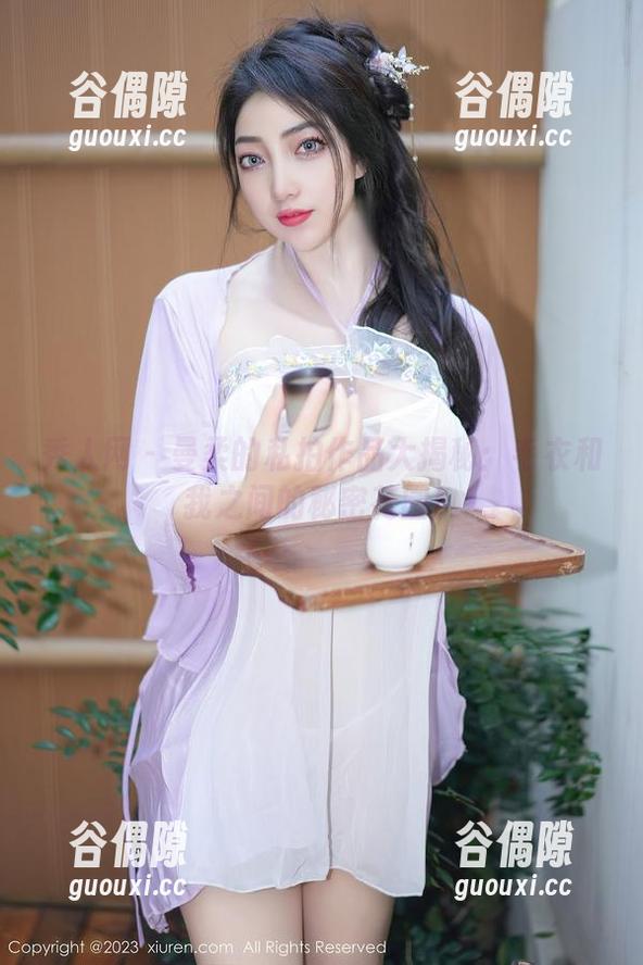 秀人网 - 曼柔的私拍作品大揭秘：毛衣和我之间的秘密花园！