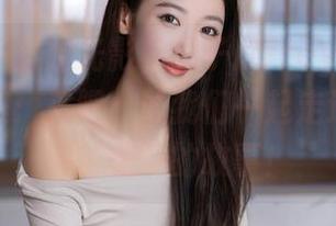 秀人网 – 穿越光影，林子欣freya的美足写真合集：来吧，让我们一起走进这个足够‘美’的故事！