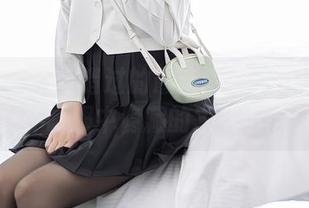 秀人网 – 不容错过的最新糯美子mini图包：女仆制服中隐藏的家政小心机！