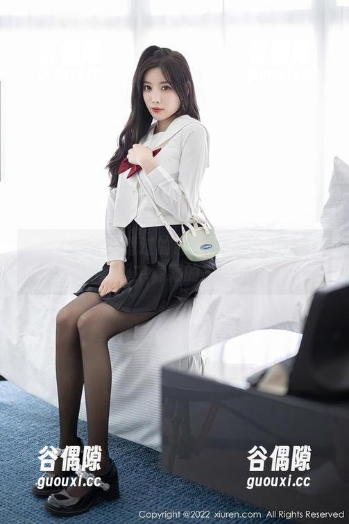 秀人网 - 不容错过的最新糯美子mini图包：女仆制服中隐藏的家政小心机！