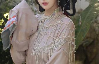 秀人网 – 诺诺Nono的少女图包：分享你的期待，看看能不能被她的魔力征服！