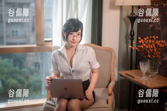 糖果果Candy的学姐写真：图片合集，来一口就上瘾！