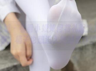 紧急企划 – 看看小婕如何将礼服变成美图的传奇，桶子也想进入她的套图世界！
