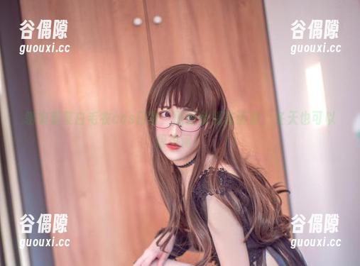 翎柒菜菜白毛衣cos日常：原图悄悄告诉你，冬天也可以很热闹！