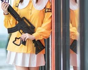 被芊芊酱w的全套黑丝图片吸引，这感觉有点儿让人心跳加速啊！