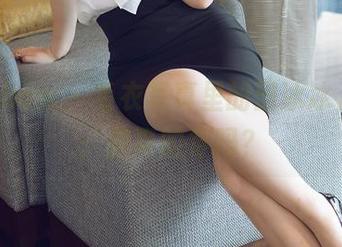 花漾show – 毛衣写真里的田冰冰，想问：你真的穿吗？