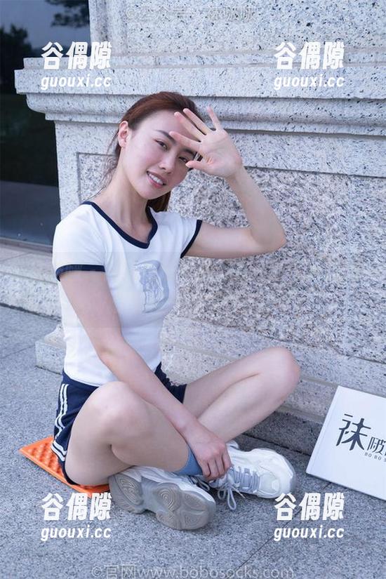 袜啵啵 - 网袜是道风景，苏苏图包下载教你如何一秒变女神！