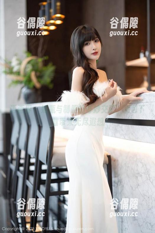 语画界-奶瓶 语画界 - 奶瓶与制服的奇妙交汇,图包下载带来无尽遐想