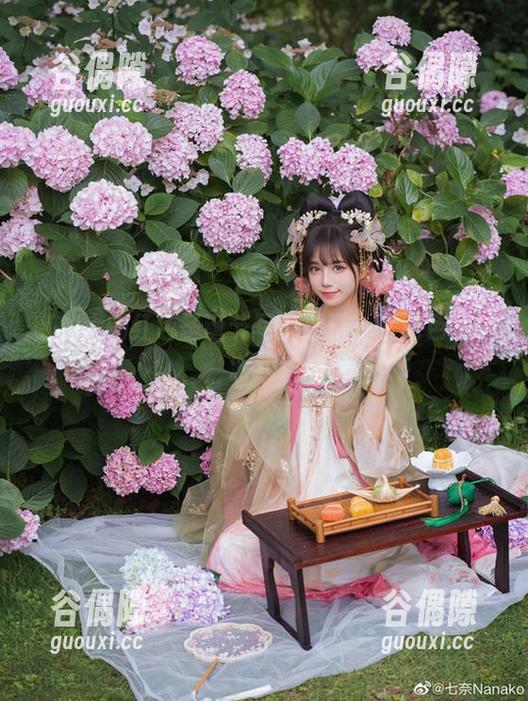 贰加六的红色圣诞节写真精选：一场色彩的游戏！