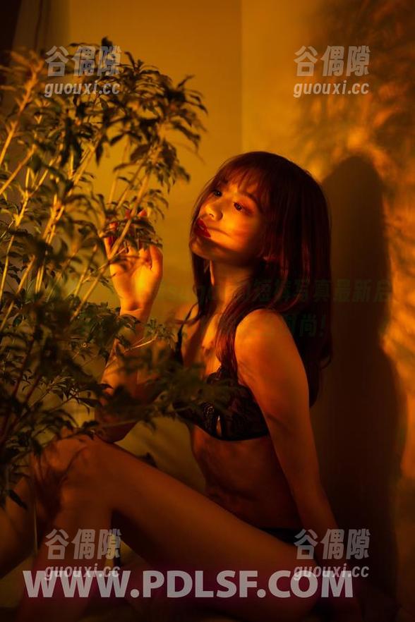 轰趴猫 - 杨晨晨sugar的短裤写真最新启示：原来短裤也能这么时尚！