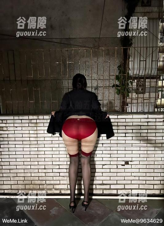 微密圈 - 跟着迷人的五姨太一起看镂空美图合集，快跟上这股风！