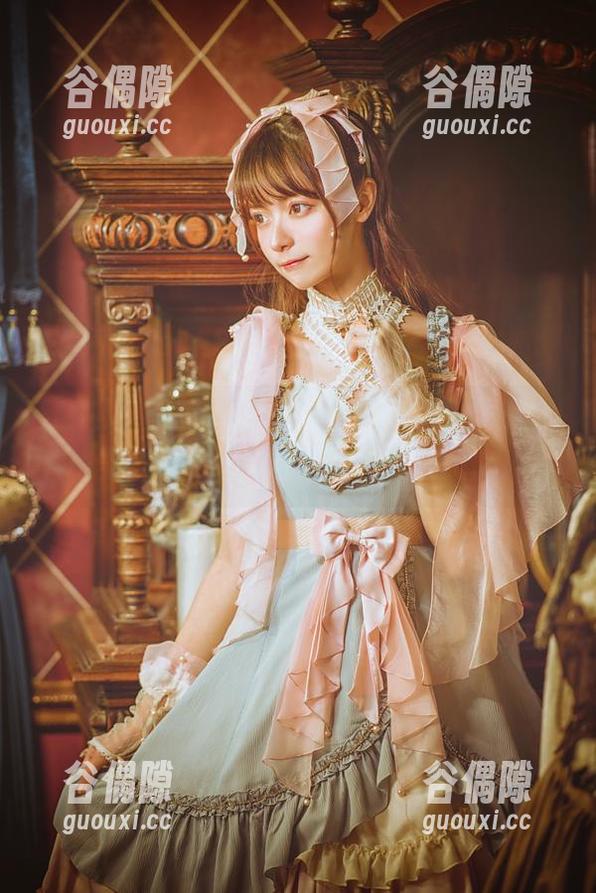 陆卿卿kyokyo的樱花与她的最新写真集，梨花带雨不如花海中的“清新”！