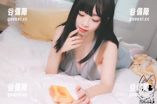 图包收好了，陌陌咕咕咕就是这样把女王COS玩得天花乱坠！