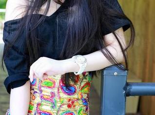 青豆客 – 纯小希与她的职业装：高清图库里捕捉那些不太严肃的瞬间！