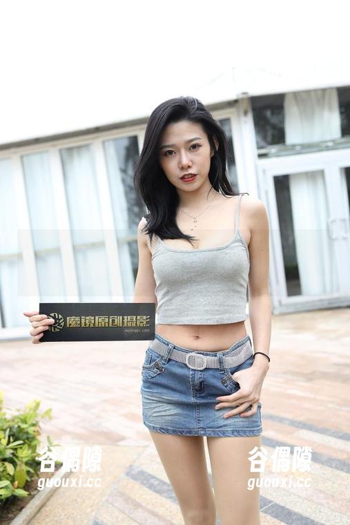 快来看！魔镜街拍全套图包，包臀裙小姐姐1户外让你心跳加速！